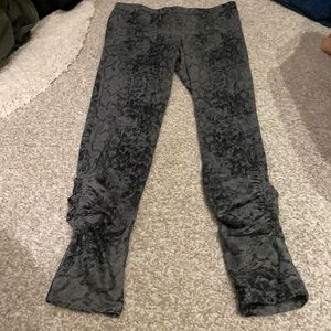 SNAKE SKIN LEGGINGS